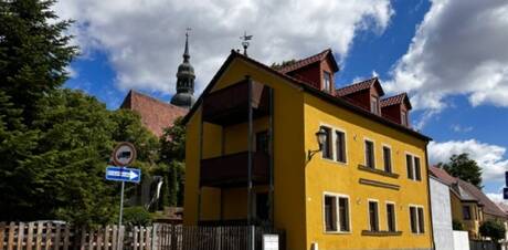 Dachgeschosswohnung mit Einbauküche und Balkon in Strehla